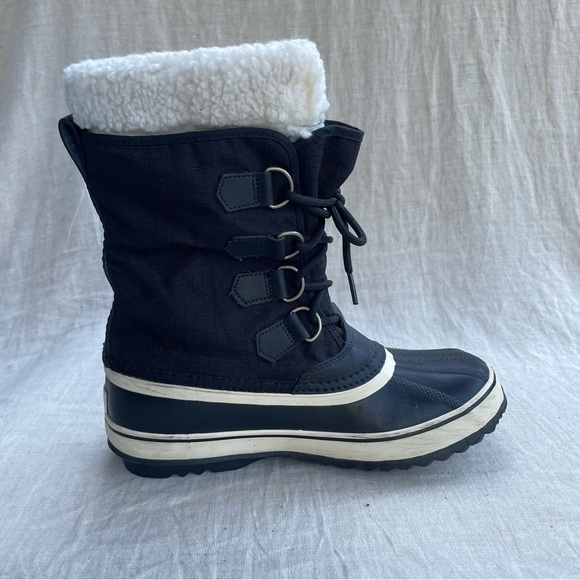 Sorel Women’s Caribou Waterproof Boot (Worn Once) - Picture 4 of 6